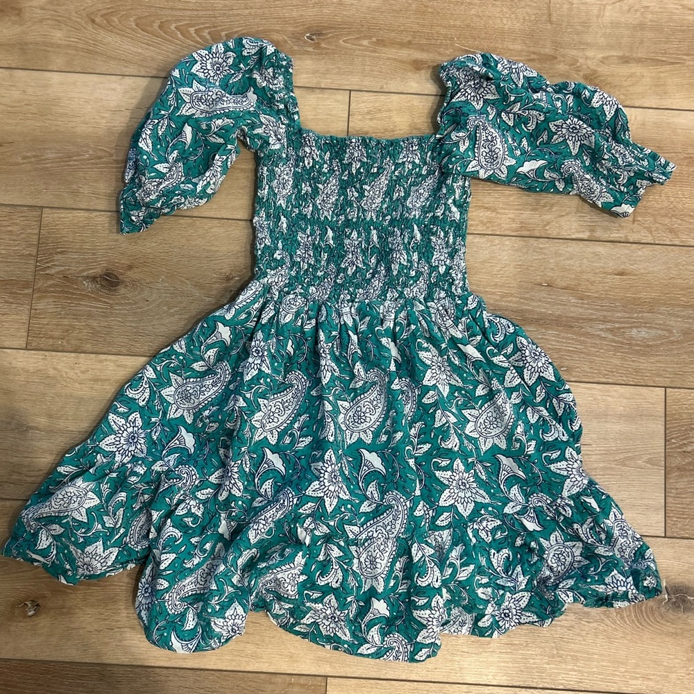 Puff sleeve green pattern dress